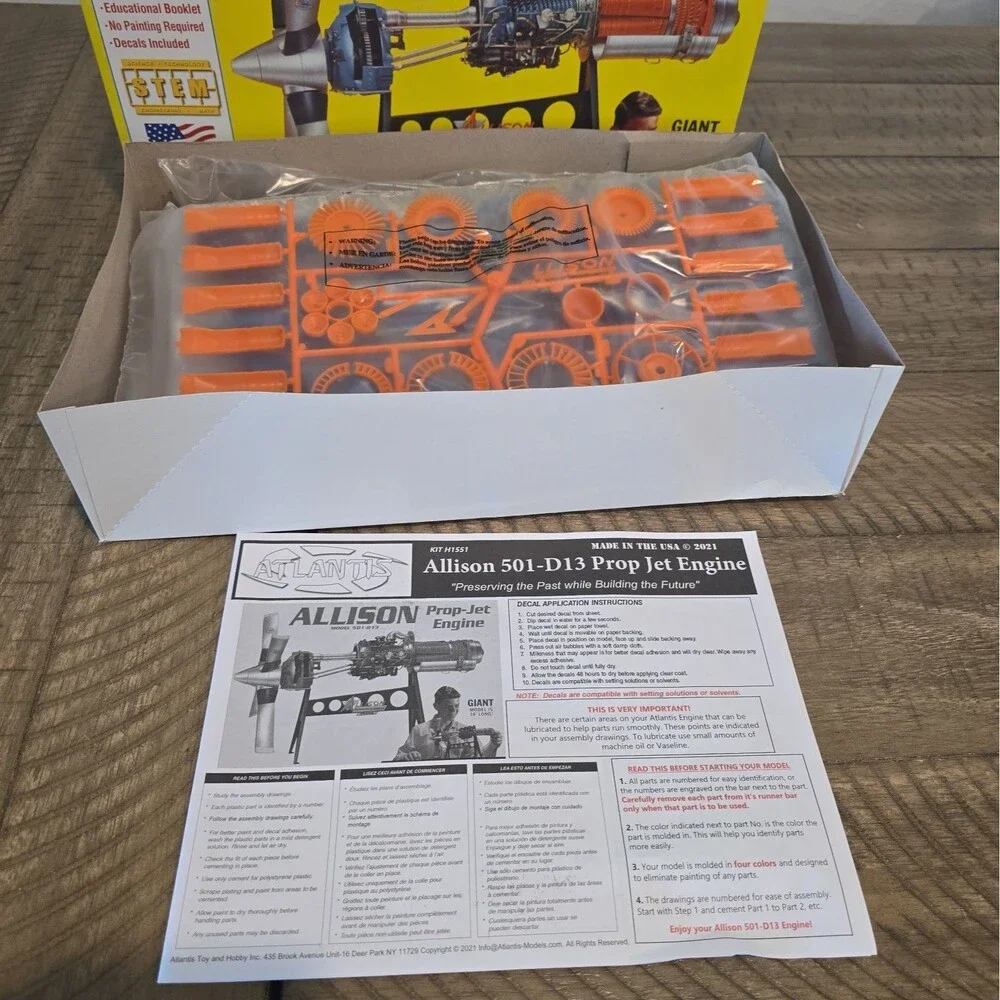 Atlantis 1:10 Scale Allison Turbo-Prop Aircraft Engine Plastic Model Kit 18-1551